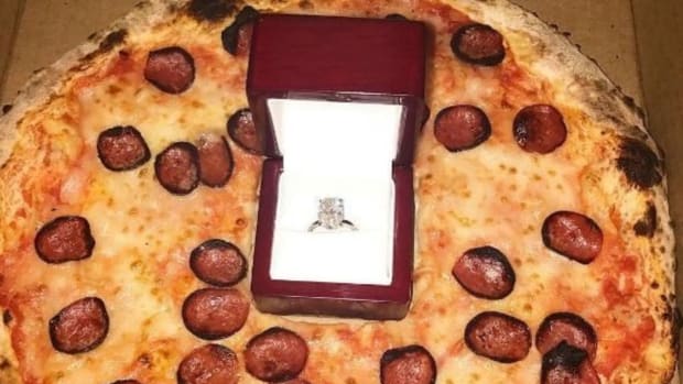 erik-karlsson-pizza-proposal.jpg